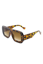 Load image into Gallery viewer, Square Retro Bold Fashion Flat Top Sunglasses
